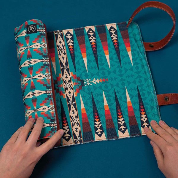 Pendleton Travel Backgammon: Outdoor Camping Gift - Image 3