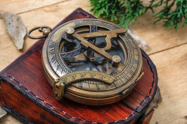 Best Personalized Compass Gift - Custom Sundial Clock - Image 4