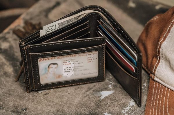 Best Men’s Leather Bifold Wallet With Deer Design - Image 2