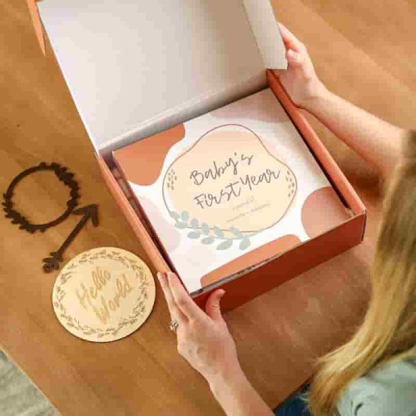 Baby's First Year Gift Set – Keepsake Book, Blanket & Gender Neutral Box - Image 5