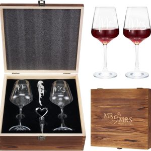 Engraved Wedding Wine Glass Gift Set For Couples - Mr & Mrs Keepsake