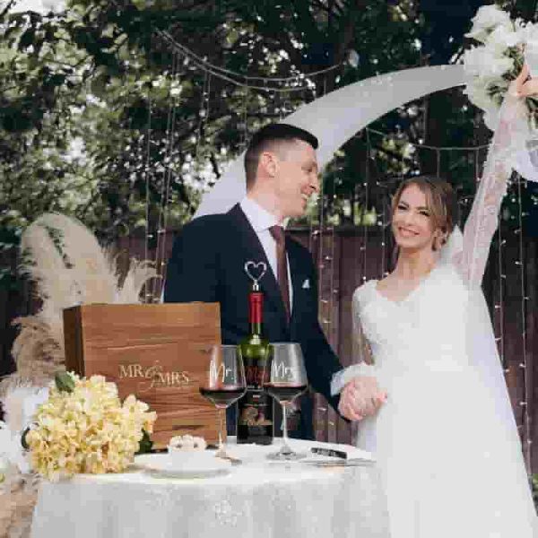 Engraved Wedding Wine Glass Gift Set For Couples - Mr & Mrs Keepsake - Image 6